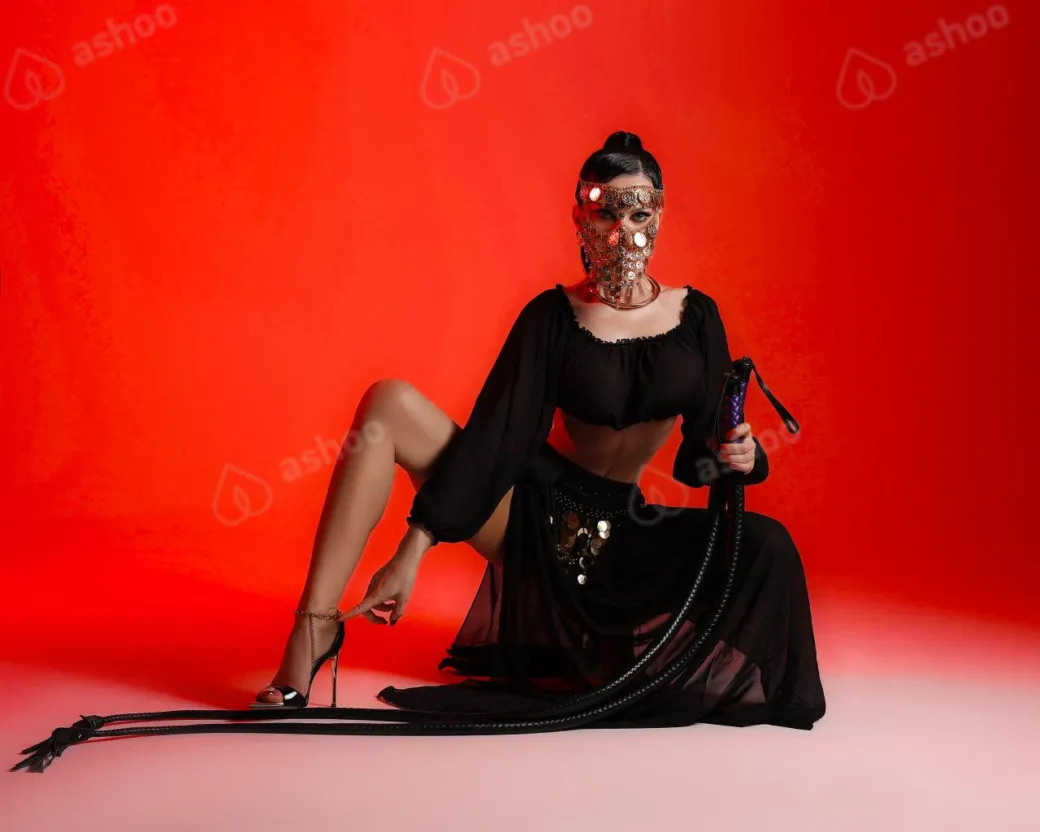 Lady IN 25