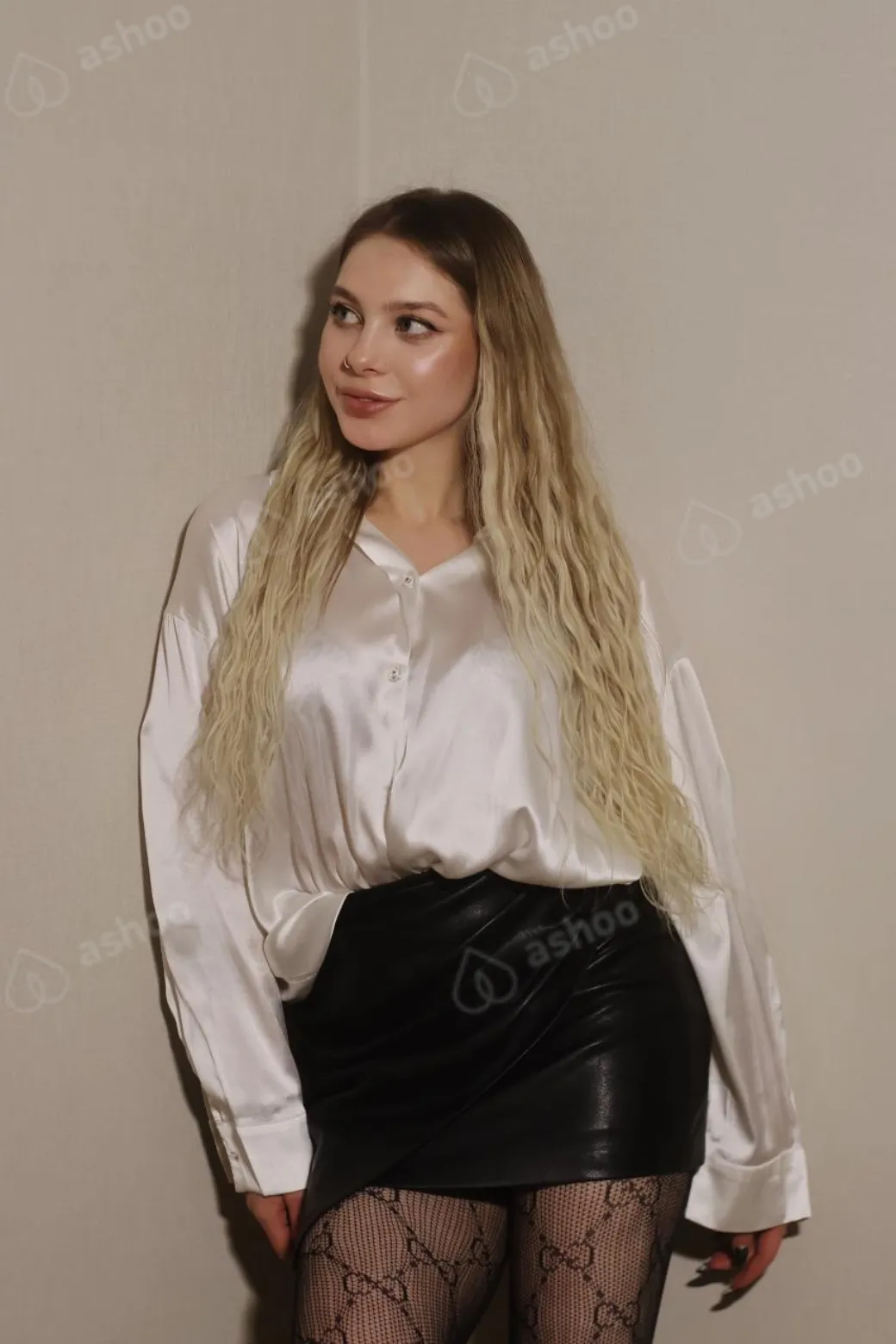 Mia Moore 16