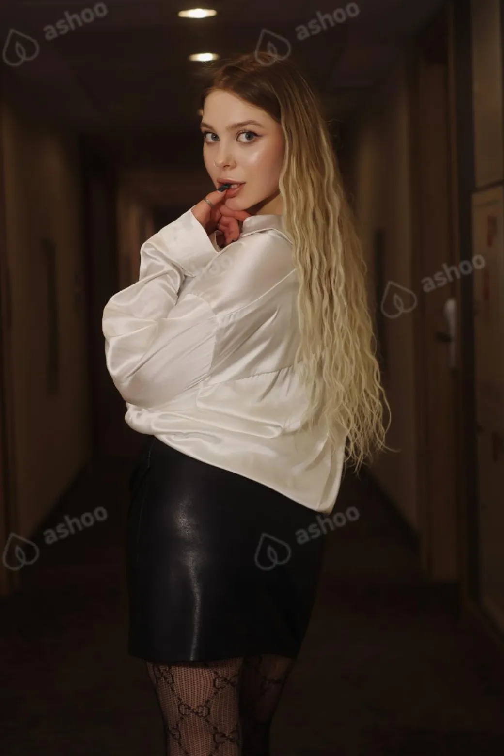 Mia Moore 19