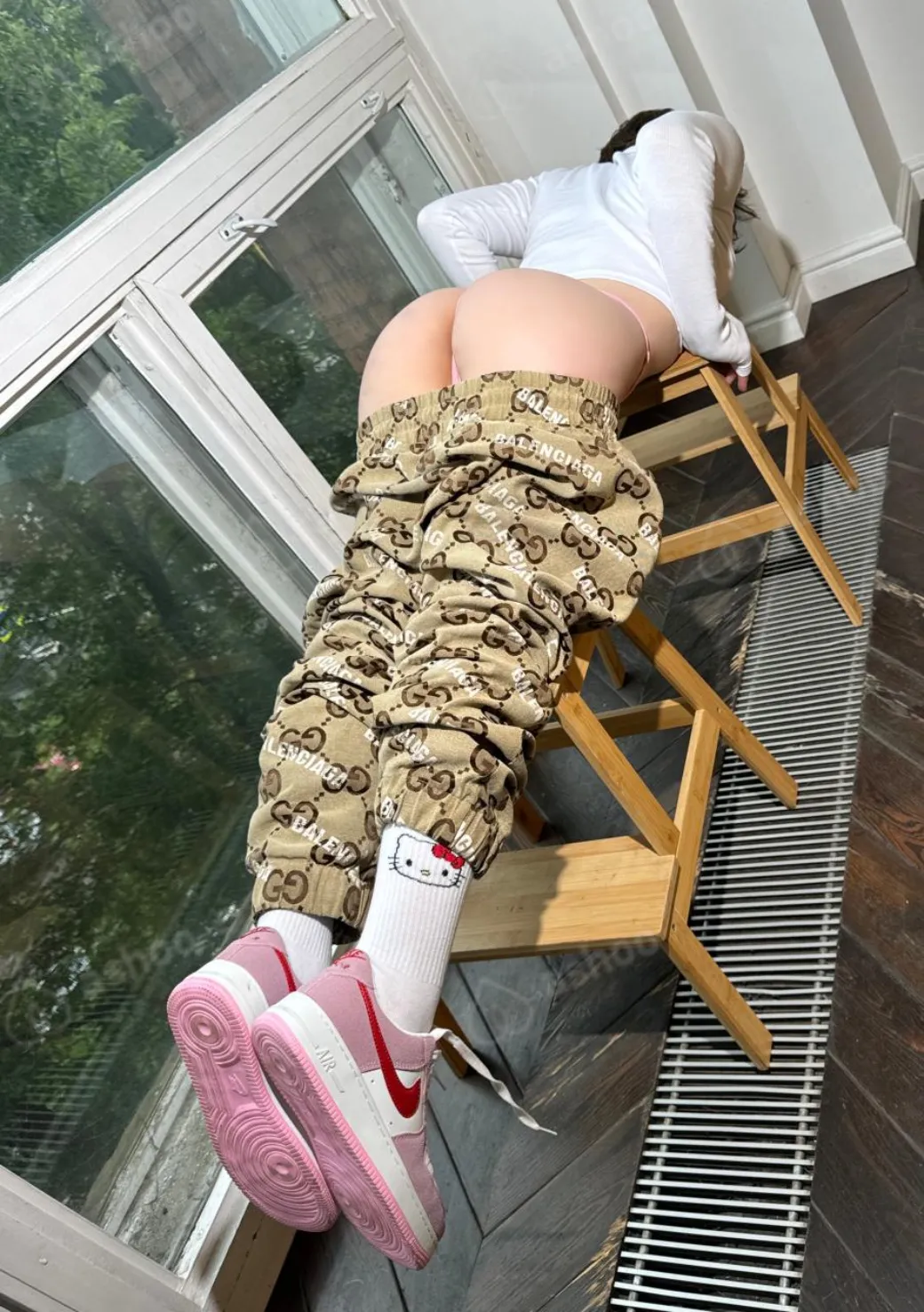 Mia 6