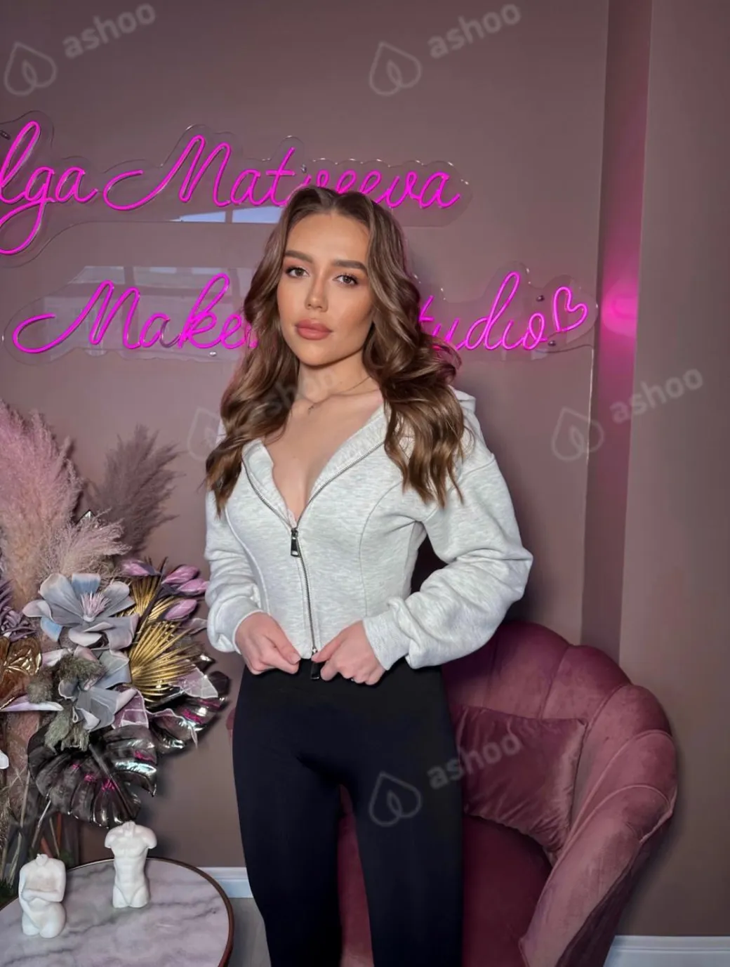 ELENA COURTESAN 22
