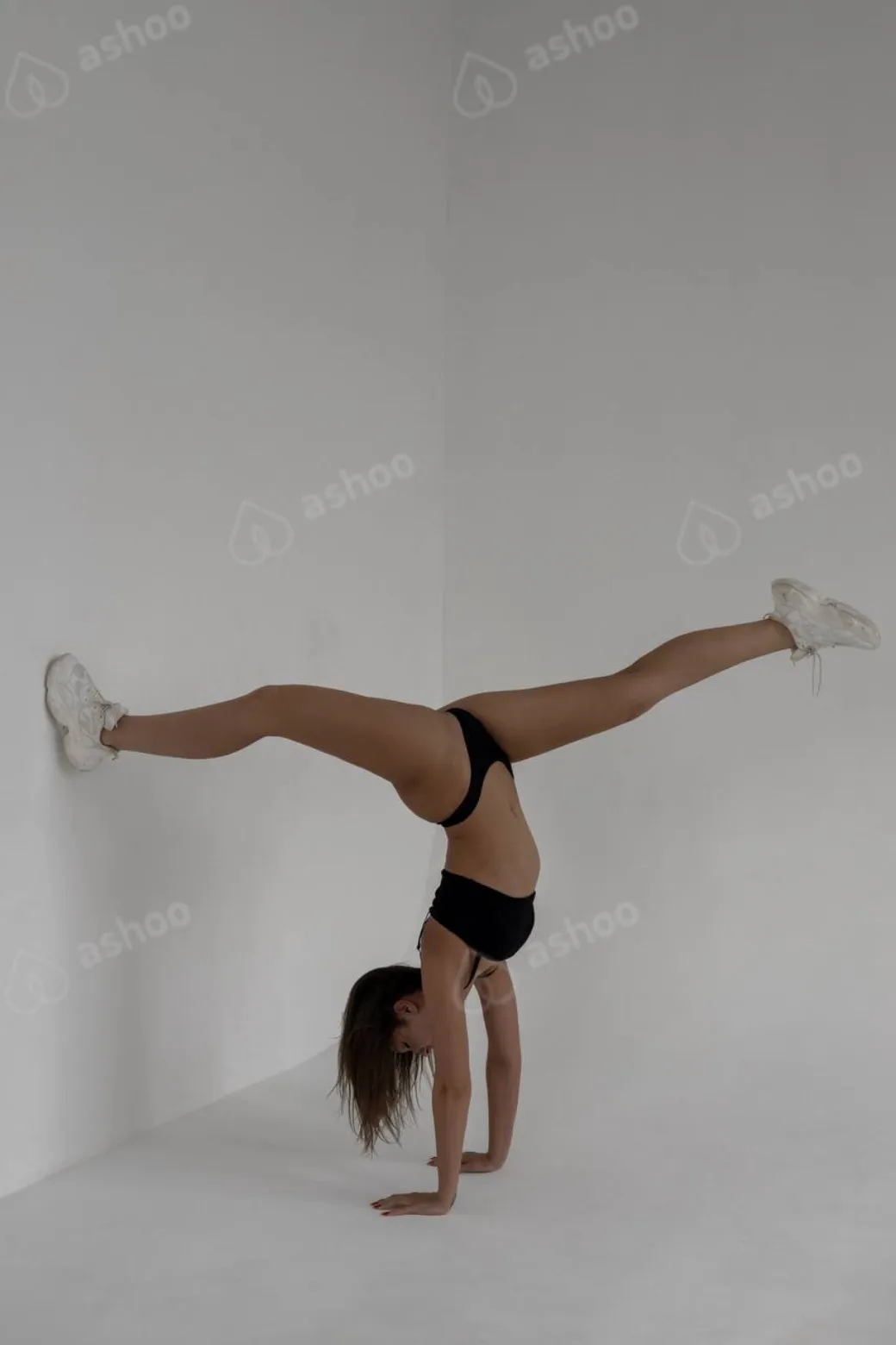 Адриана 12