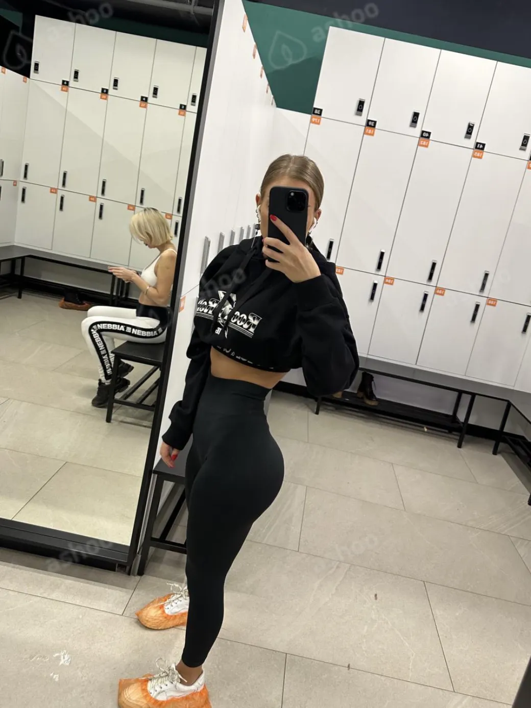 Anita 10