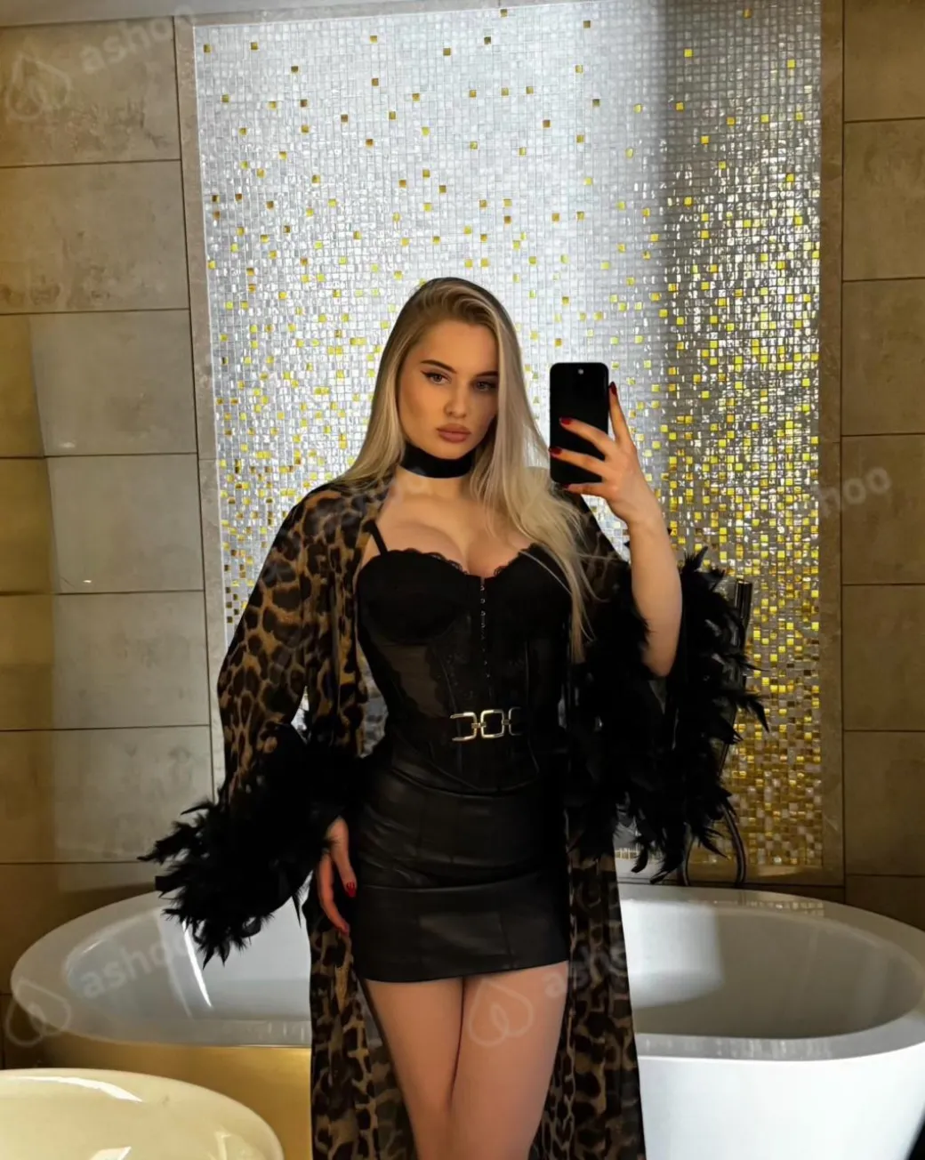 Alana sensual Sadist 3