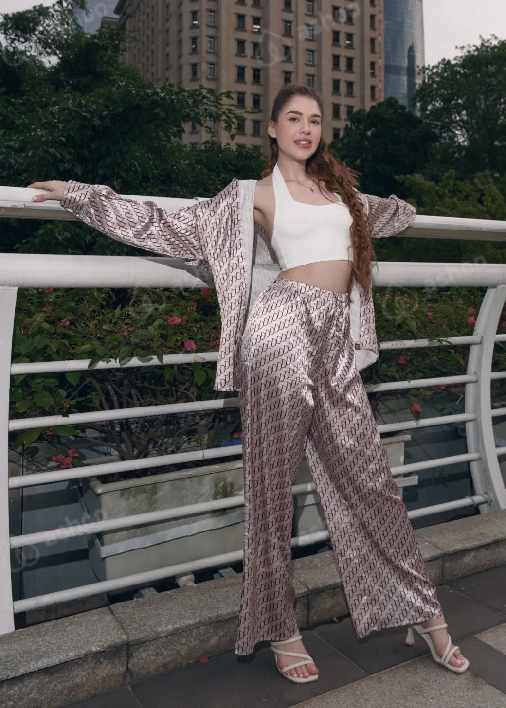 Сочная Киса Ева 25
