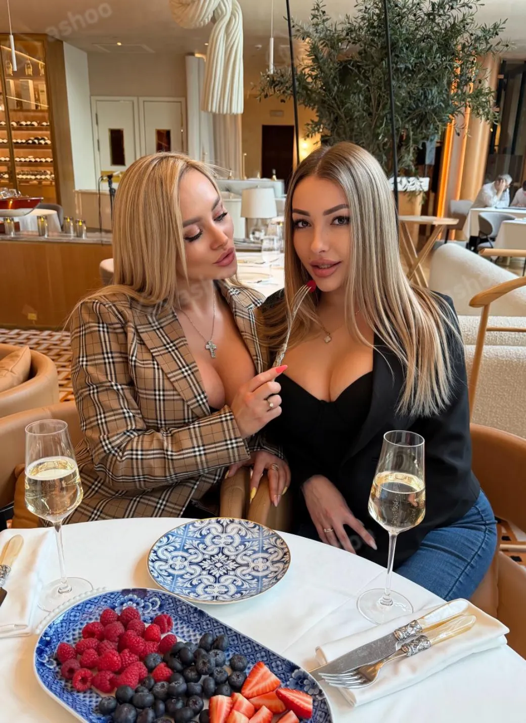 Анита и Николь 10
