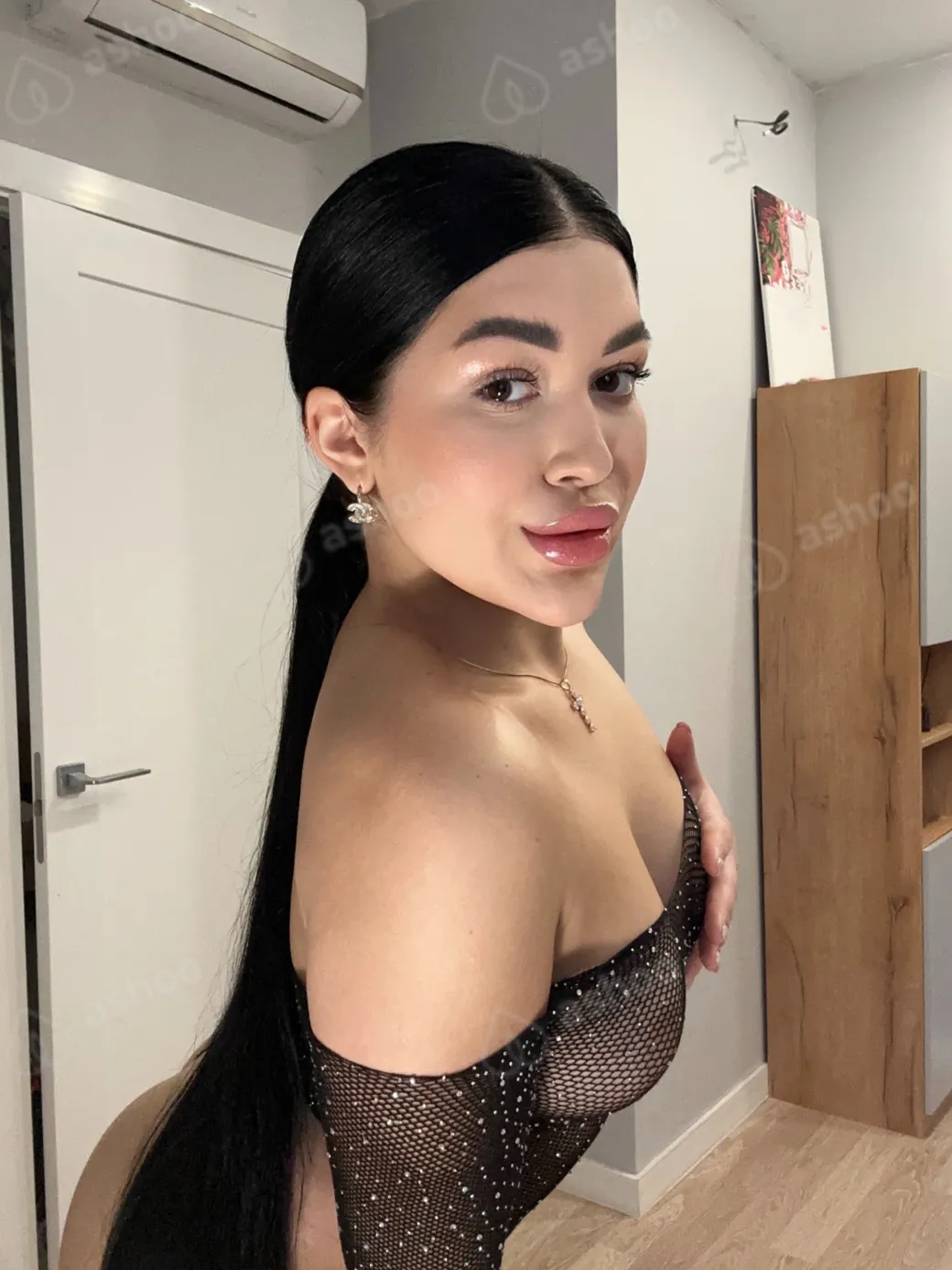 Pussy Nika 18