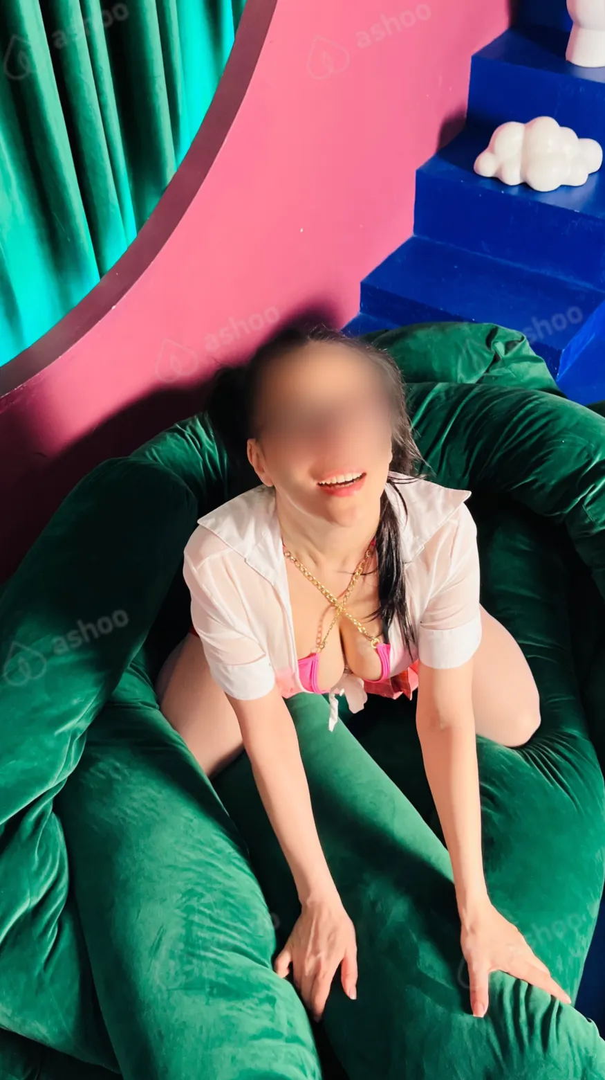 Miss Veronika 10