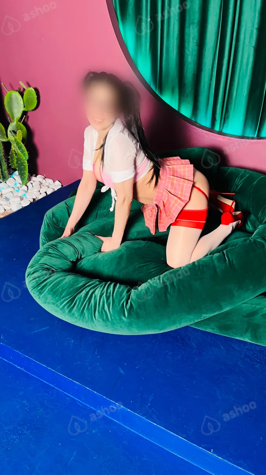 Miss Veronika 4
