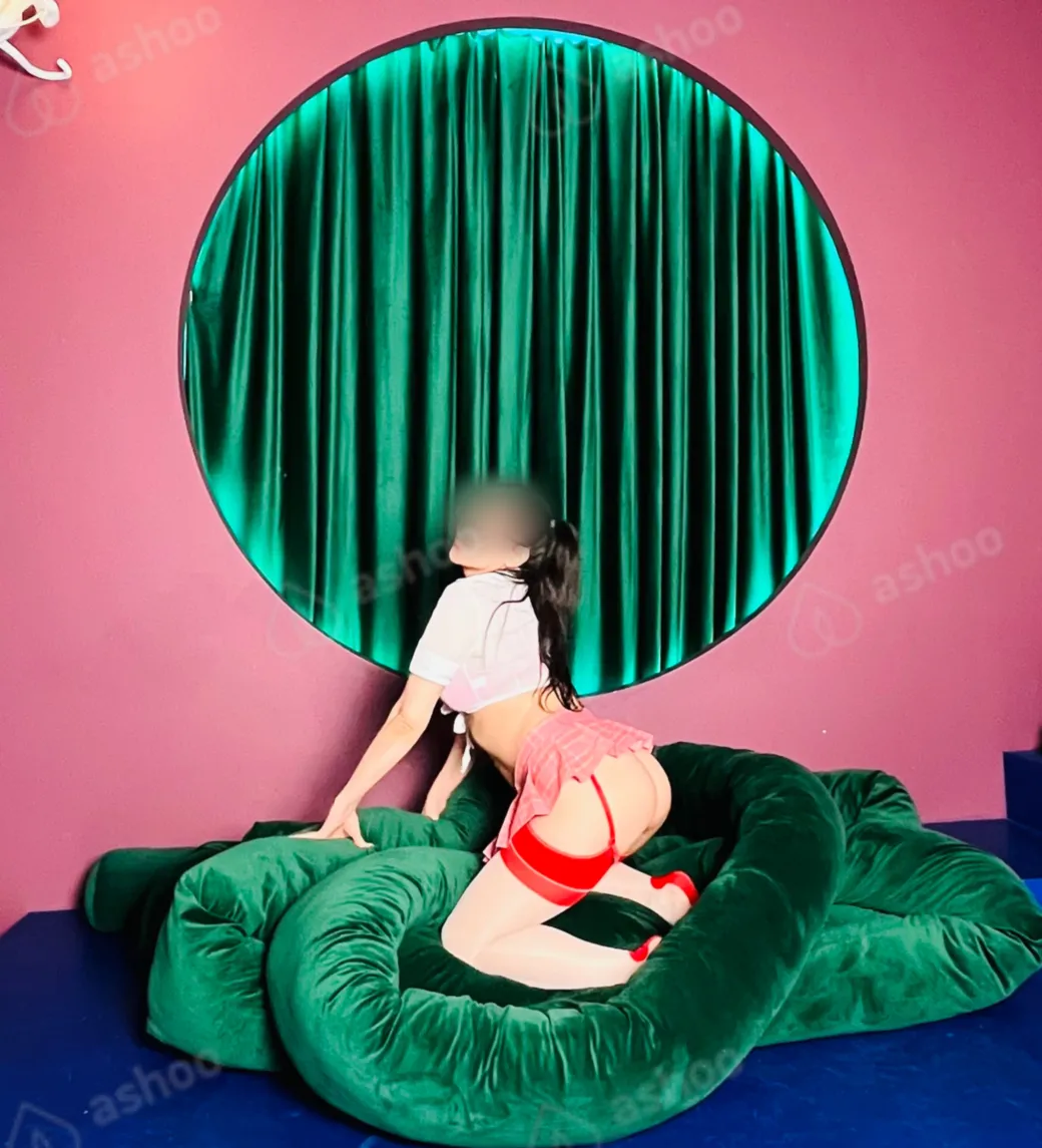 Miss Veronika 7