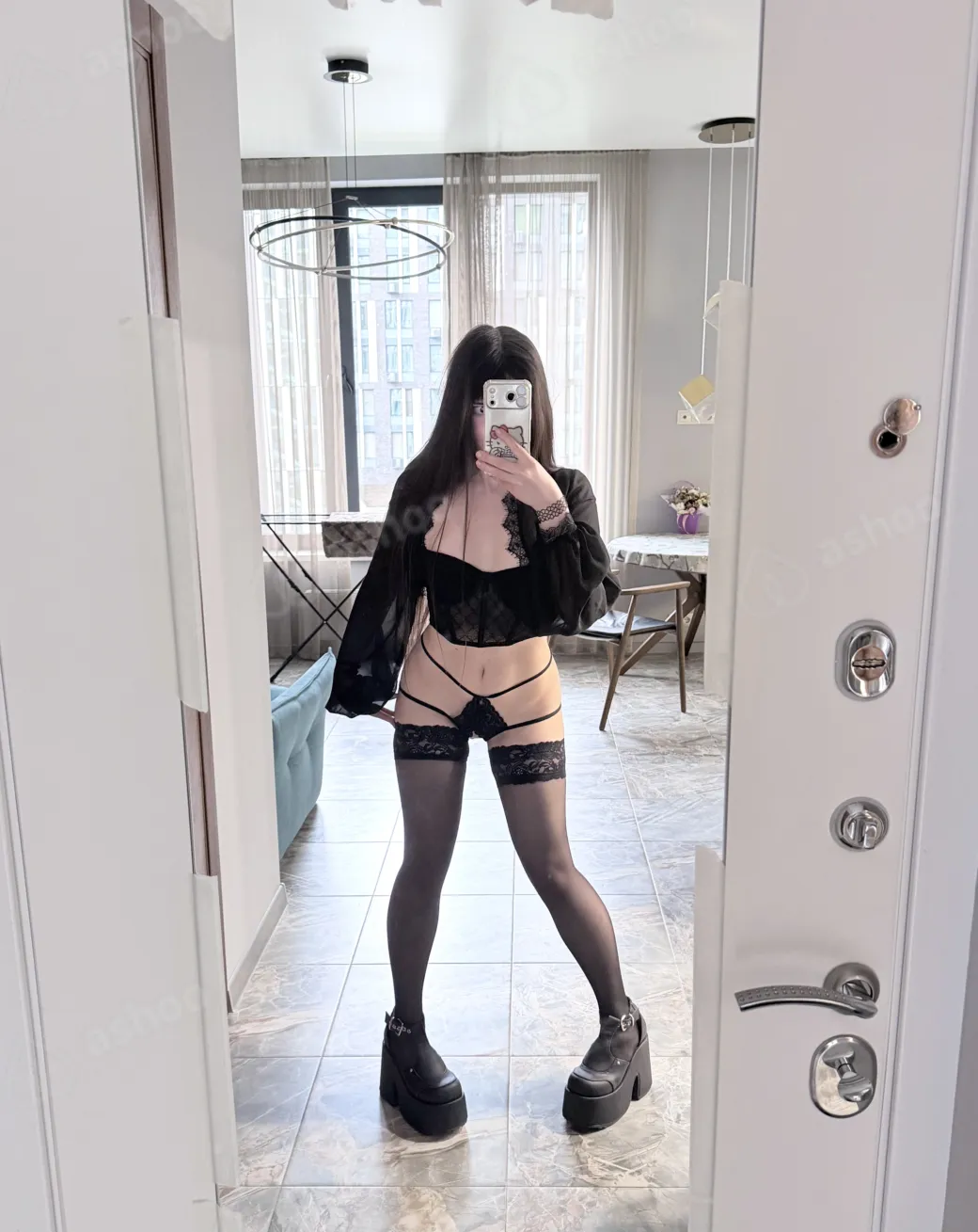 Nicolette 10