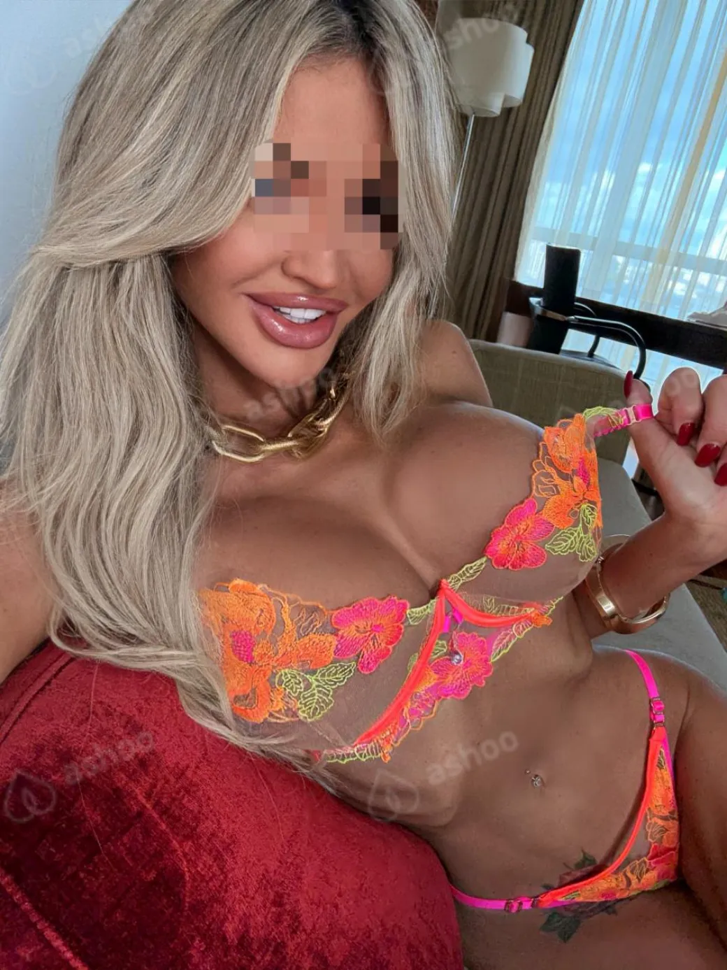 Sexy Sofi 9