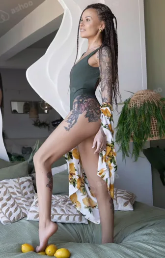 Carrie LUX MASSAGE SERVICE 2
