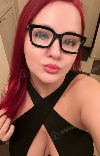LOLLY MOON PORNOSTAR