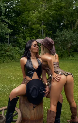 ZLATA AND VIKA 2