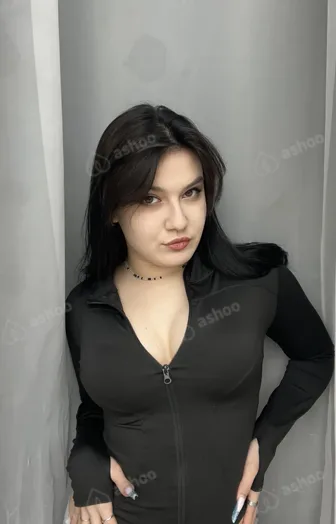 Sweet girl in Pleasureland 2